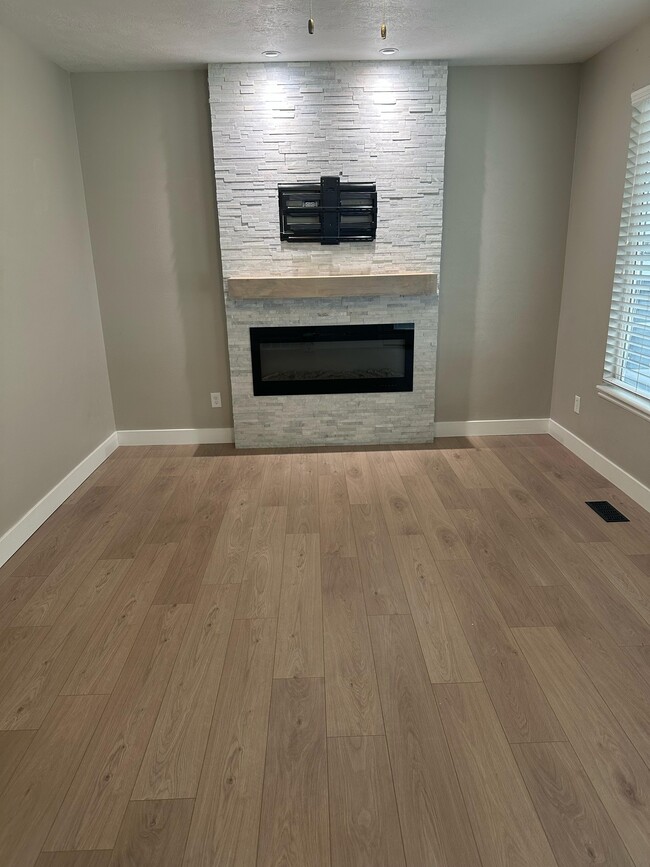 Photo - 5778 Ballerina Way