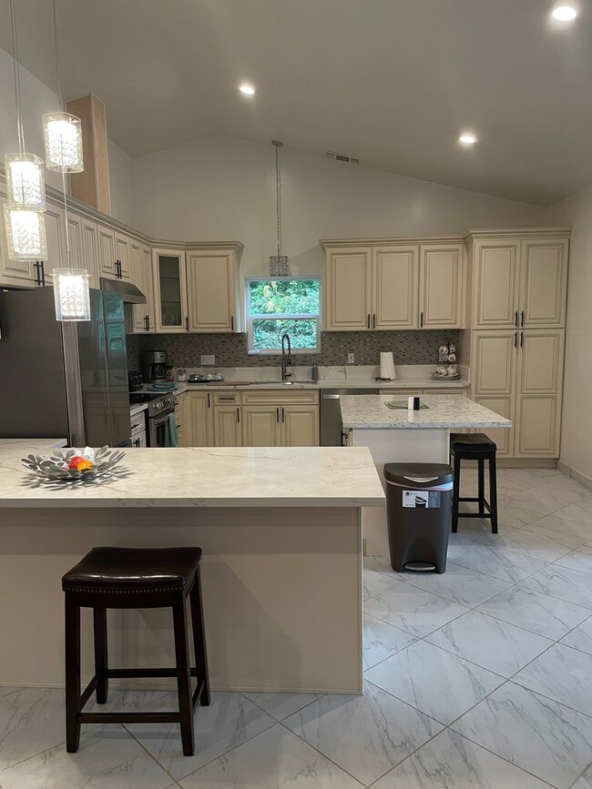 Building Photo - 94094 Hilltop Dr Rental
