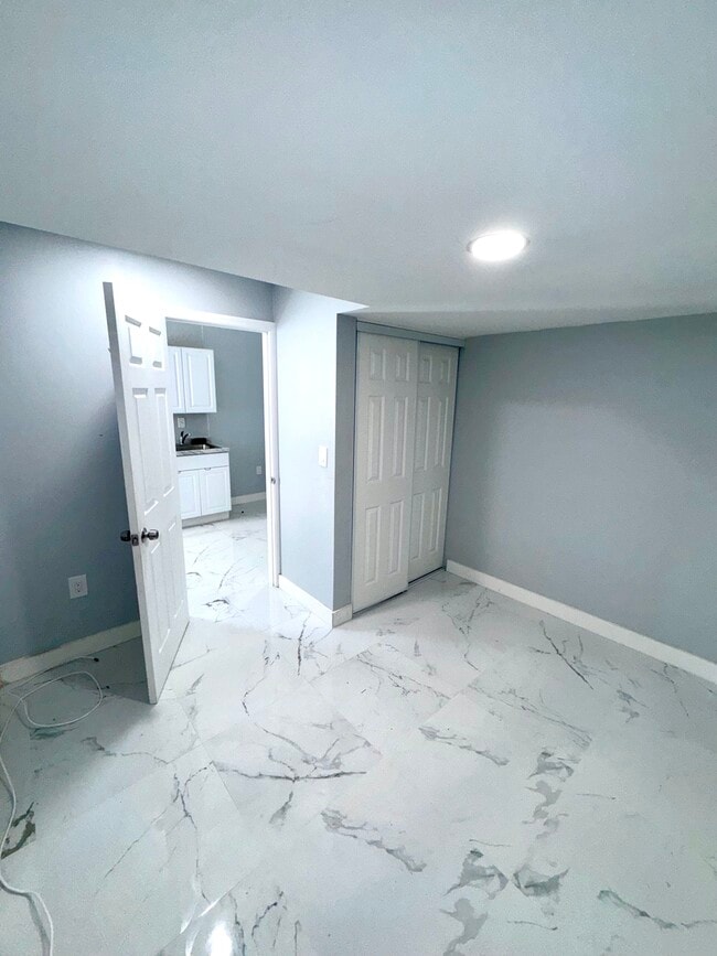 Photo - 20134 W Lake Dr Unidad Remodeled Efficiency