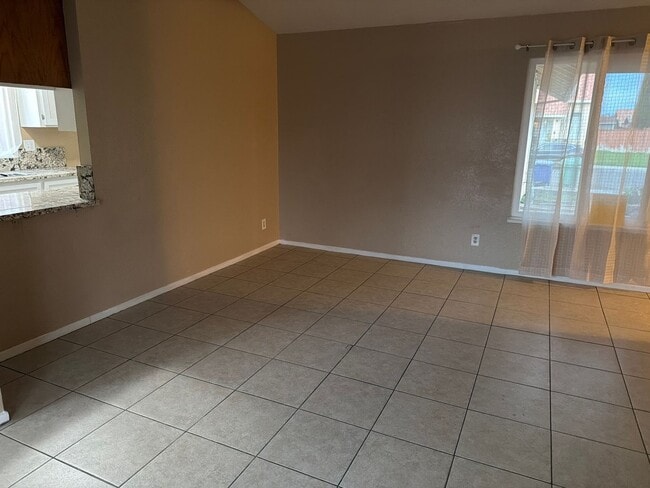 Photo - 2127 Park View Dr