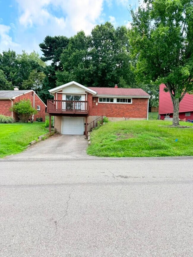 Building Photo - Newly remodeled 3-bedroom, 1.5-bath home featuring granite countertops, central A/C, and a partia...