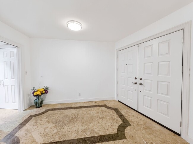 Photo - Golf Lover 4 Bed + Den and 3 Bath Pool Home in Lely Golf Estates