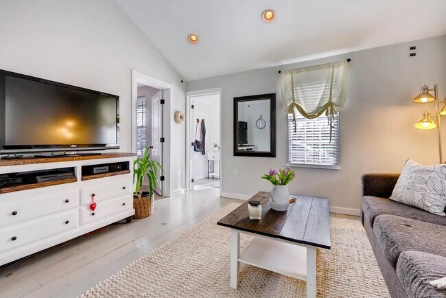 Photo - 4481 Meade St