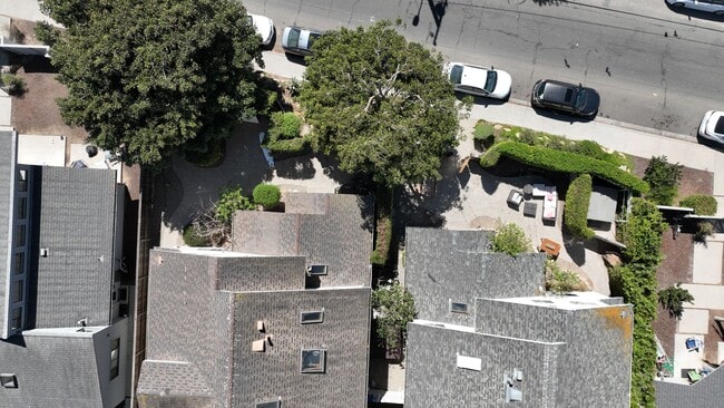 Photo - 6536 Del Playa Dr Unidad 1