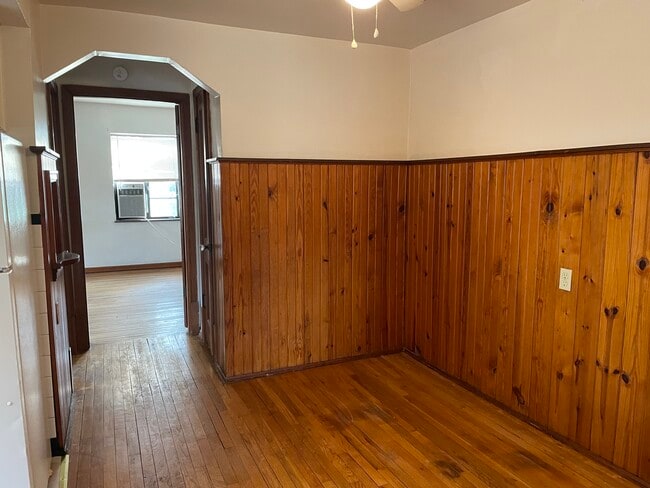 Photo - 4542 Linden Ave Unit #4