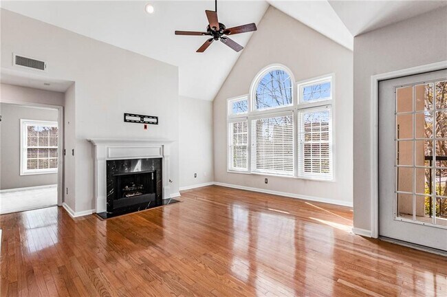 Photo - 3636 Habersham Rd NW Unidad 1307