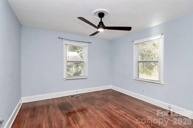 Photo - 1105 Brookhurst Dr