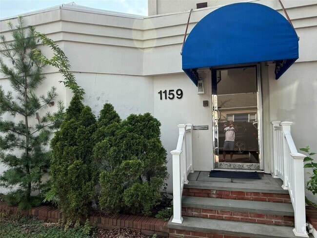 Building Photo - 1159 Broadway Rental