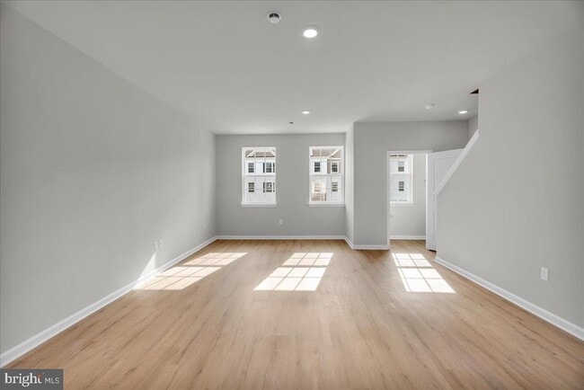 Photo - 220 Sandy Rdg Rd