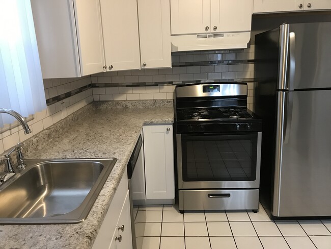 Kitchen - 2595 Auburn Rd Townhome