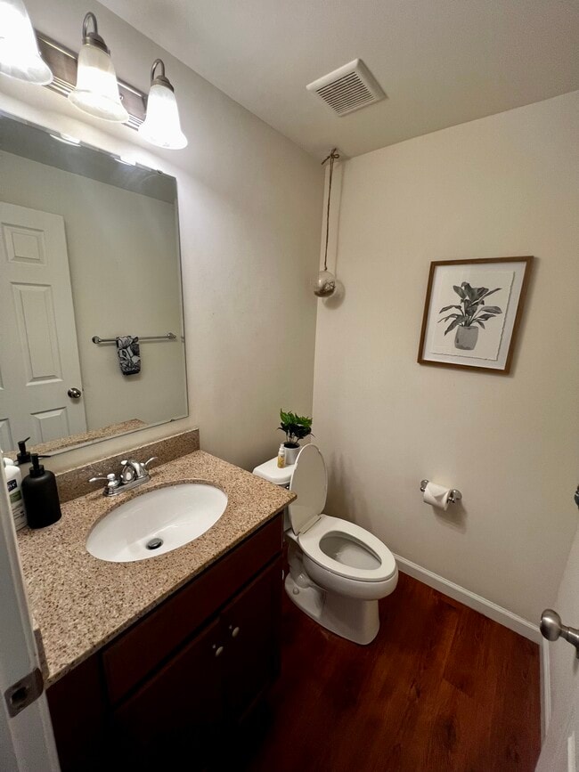 Photo - 101 Brownstone Ct
