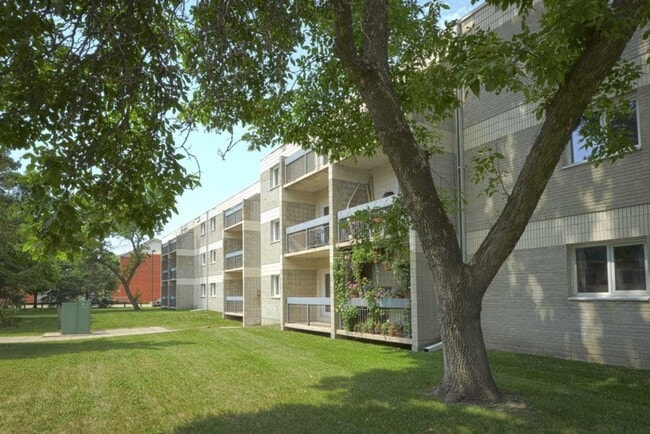 Building Photo - 1000 Markham Rd Unit 3244