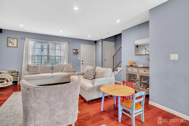 Photo - 620 Grove St Townhome