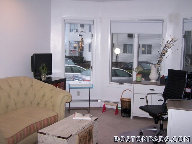 56 Humphrey St Unit 2