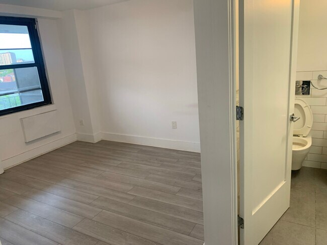 Photo - 111 Lawrence St