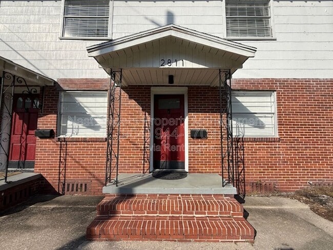 Photo - 2811 College St