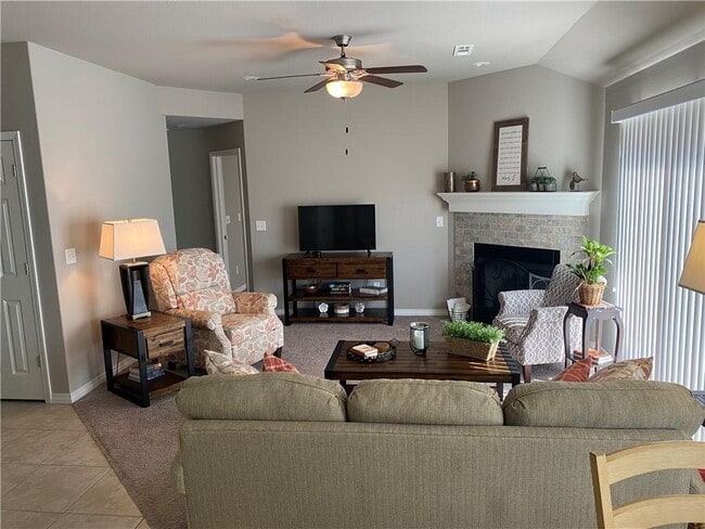 Photo - 93 Kinloch Dr