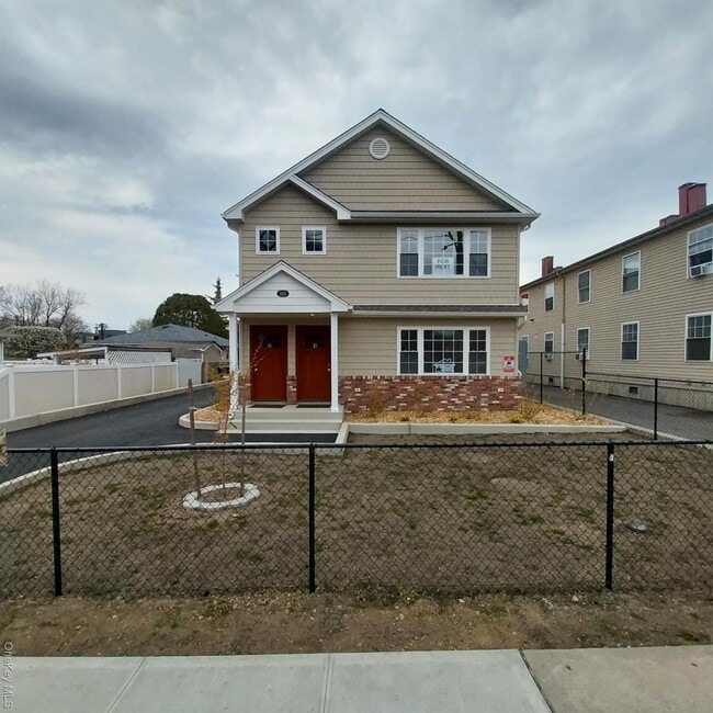 Photo - 343 Jackson St