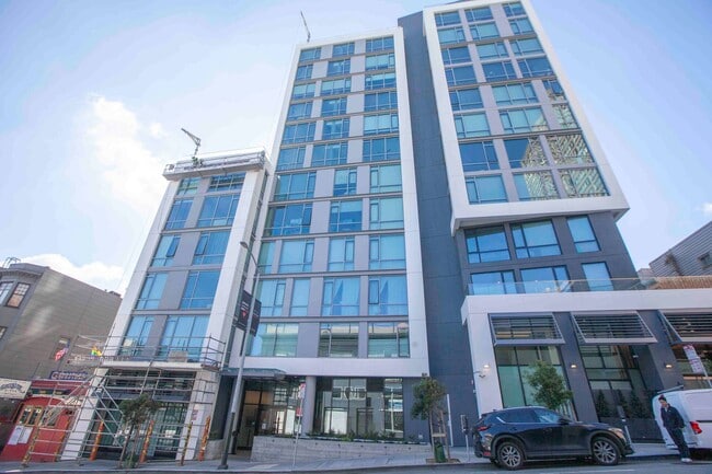 Building Photo - 2BD/2BA Modern Condo w/ Abundant Natural L... Unit 904
