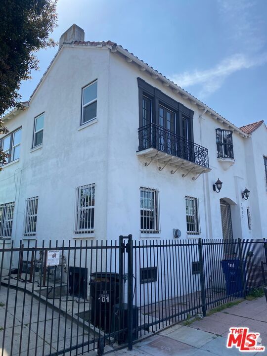Building Photo - 1912 7th Ave Unit 201 Rental