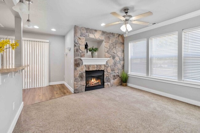 2 bedroom Townhome - 2 bedroom Townhome