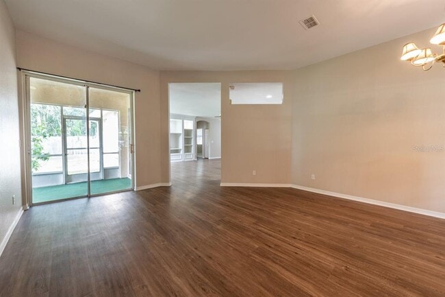 Photo - 3327 Michener Pl