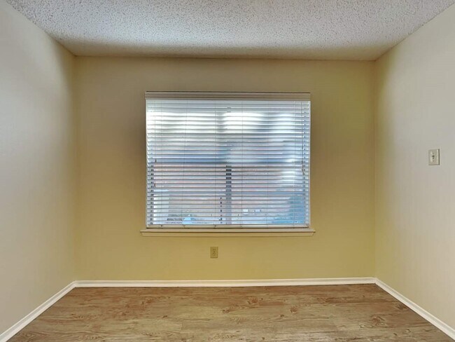 Photo - 5418 Mossgrey Ln