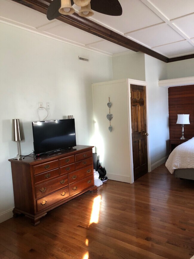 Photo - Alexander House