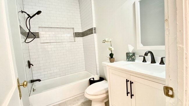 656 Cascade Ave SW Unit 656