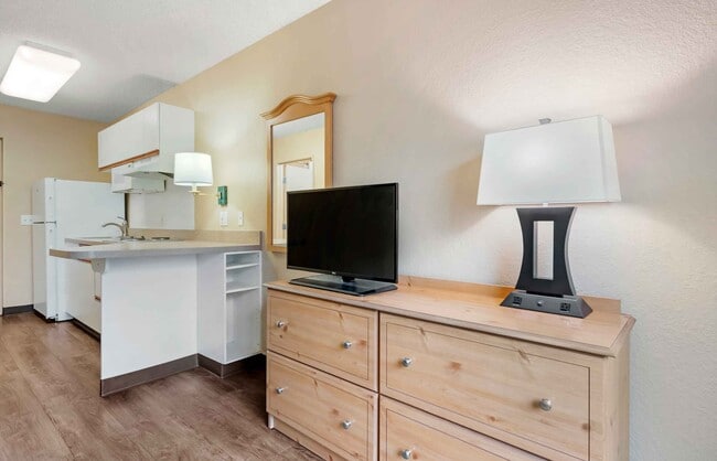 Furnished Studio-Orlando - Southpark - Equity Row