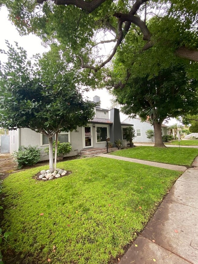Long Beach: 4 bedroom 3 bath with Spacious... - Long Beach: 4 bedroom 3 bath with Spacious... House