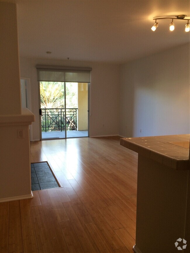 Building Photo - 13075 Pacific Promenade Unit 319 Rental