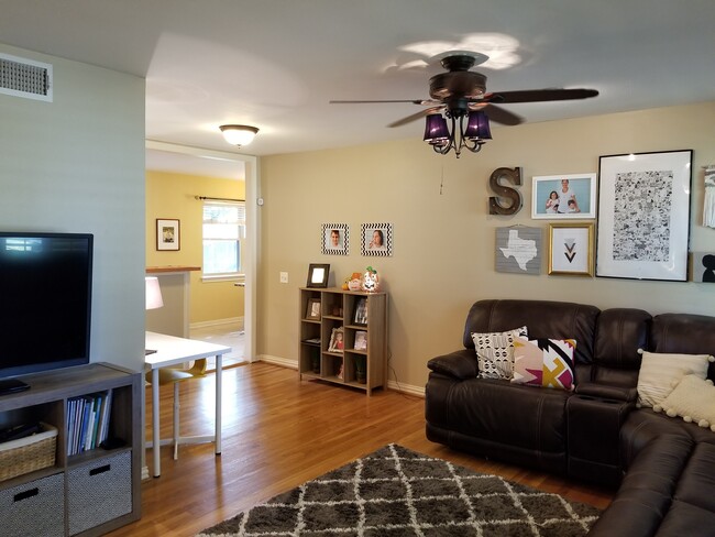 Photo - 10454 Lanshire Dr