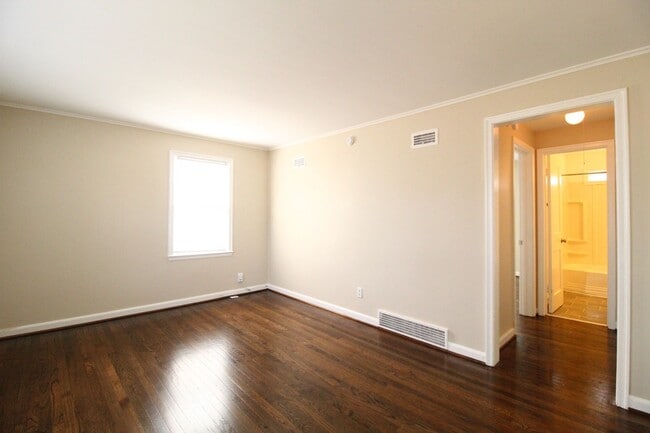 Photo - February FREE On This 1 Bedroom 1 Bath Duplex in Navy Hill Area in Olathe