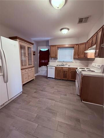 Photo - 22294-96 Grover St