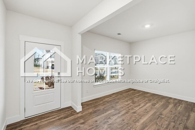 Photo - 8203 Watercolour Ln