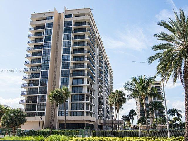 Building Photo - 2049 S Ocean Dr Unit PH1