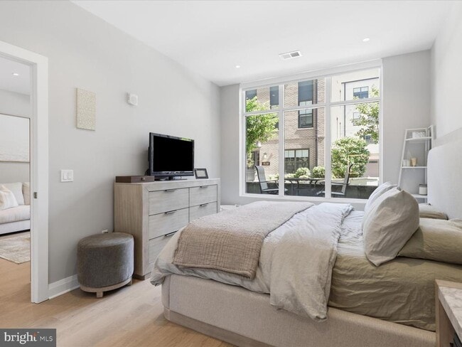 Photo - 925 N Fairfax St Unidad 102