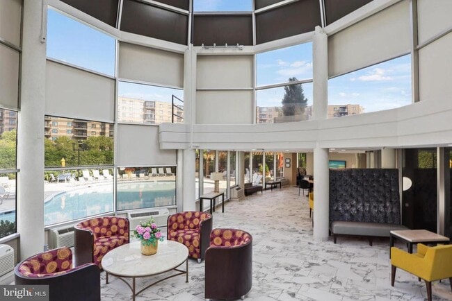 Building Photo - 8340 Greensboro Dr Unit 109