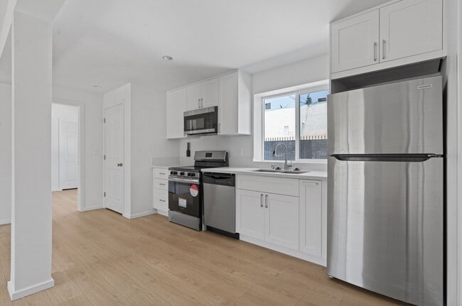 Photo - 3118-3114 W 109th St Unidad 3-4