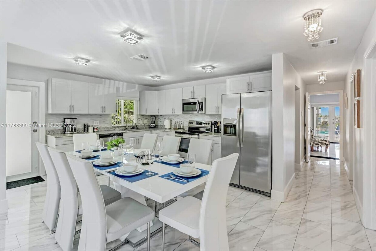 Photo - 211 SW 4th Ave (Hallandale Beach, FL)