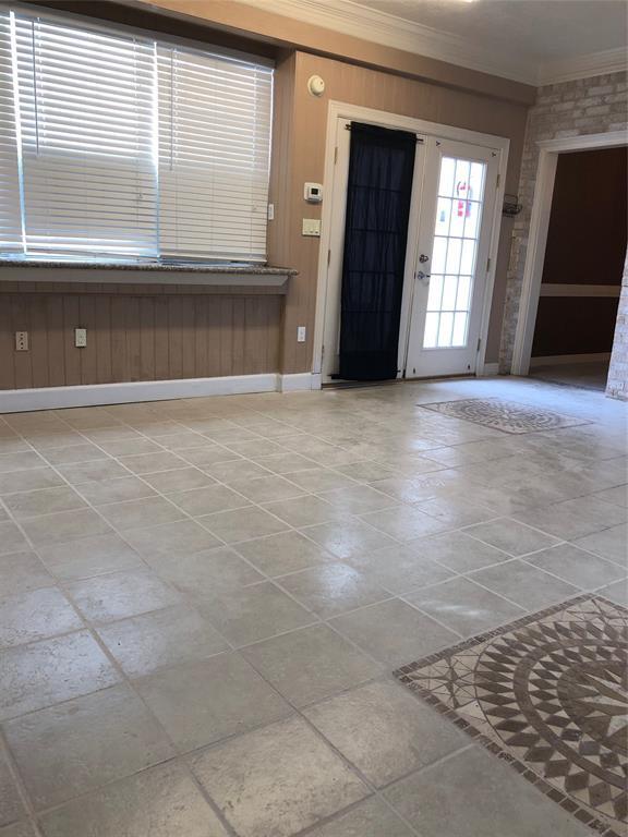 Photo - 8121 Swiss Ln