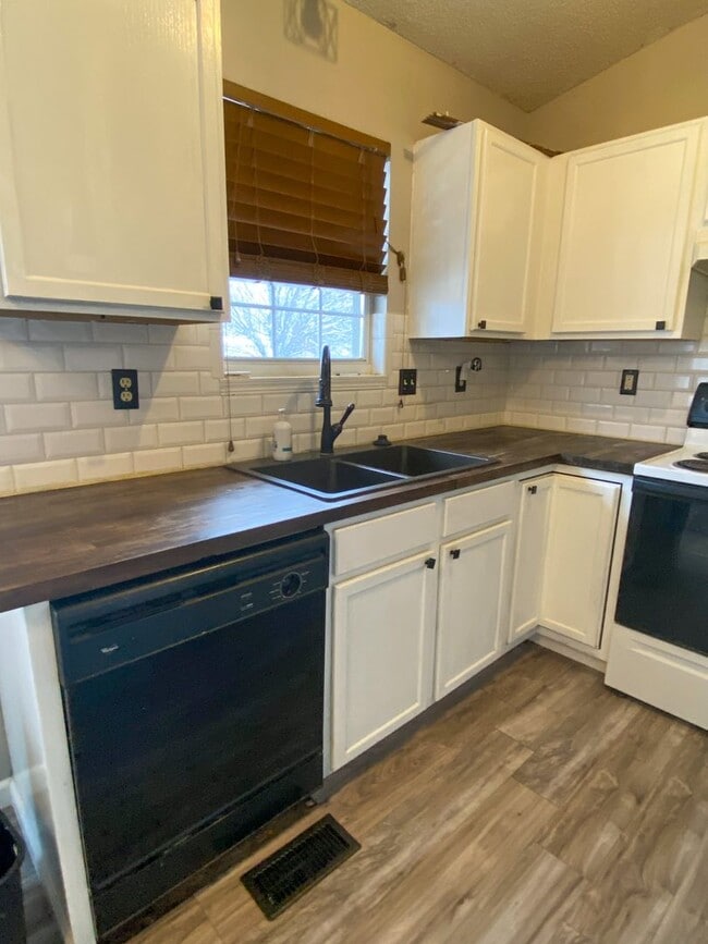 Photo - 10802 W Carr Ave