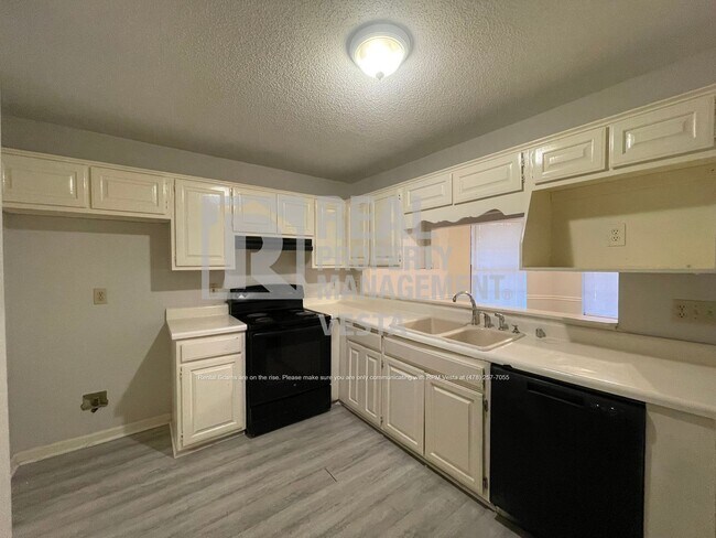 Photo - 1100 Will Scarlet Way