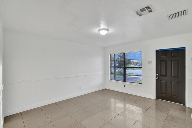 Photo - 1142 NW 43rd Ter