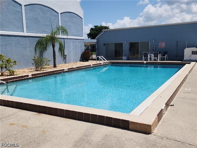 Photo - 4513 SW 8th Ct Unit 106