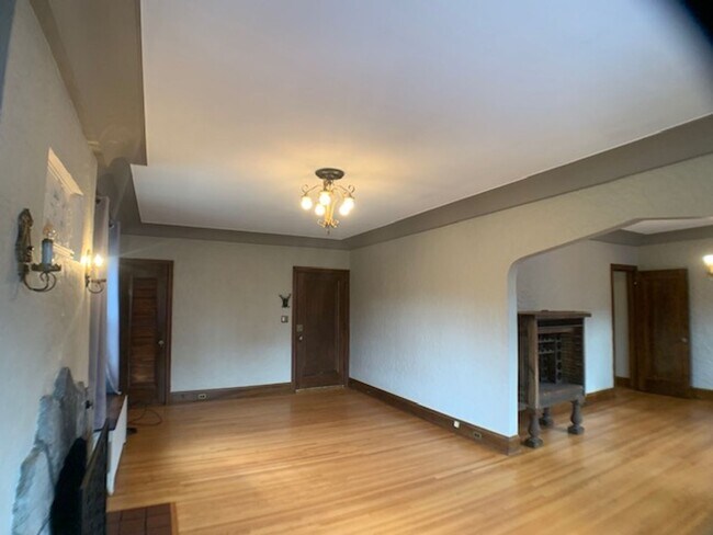 3535-3537 Harriet Ave