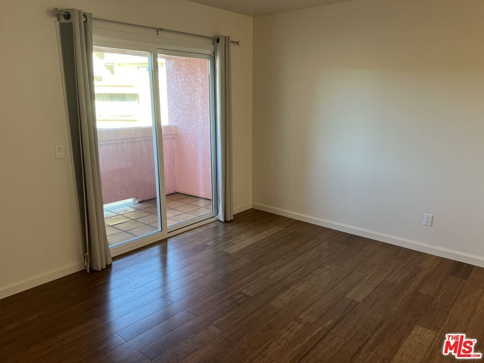 Photo - 4810 S La Brea Ave Apartamento Unidad 208