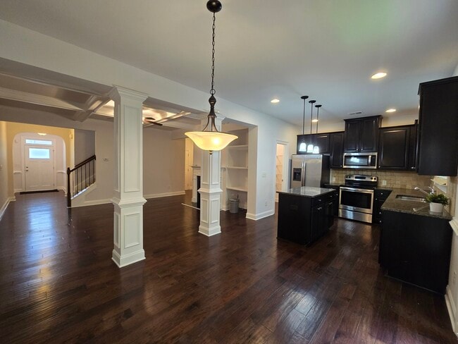 Photo - 2470 Whiteoak Run SE