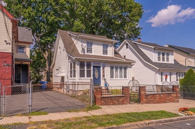 Photo - 1379 Garfield Pl